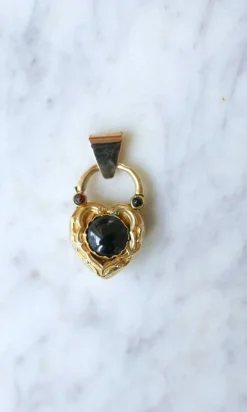 Pendentif médaillon cœur or et grenats