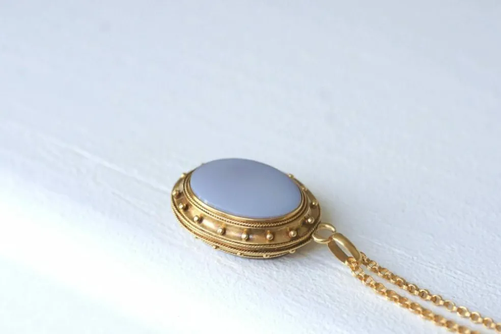 Pendentif médaillon or et agate