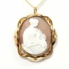 Pendentif Napoléon III or jaune et camée coquillage