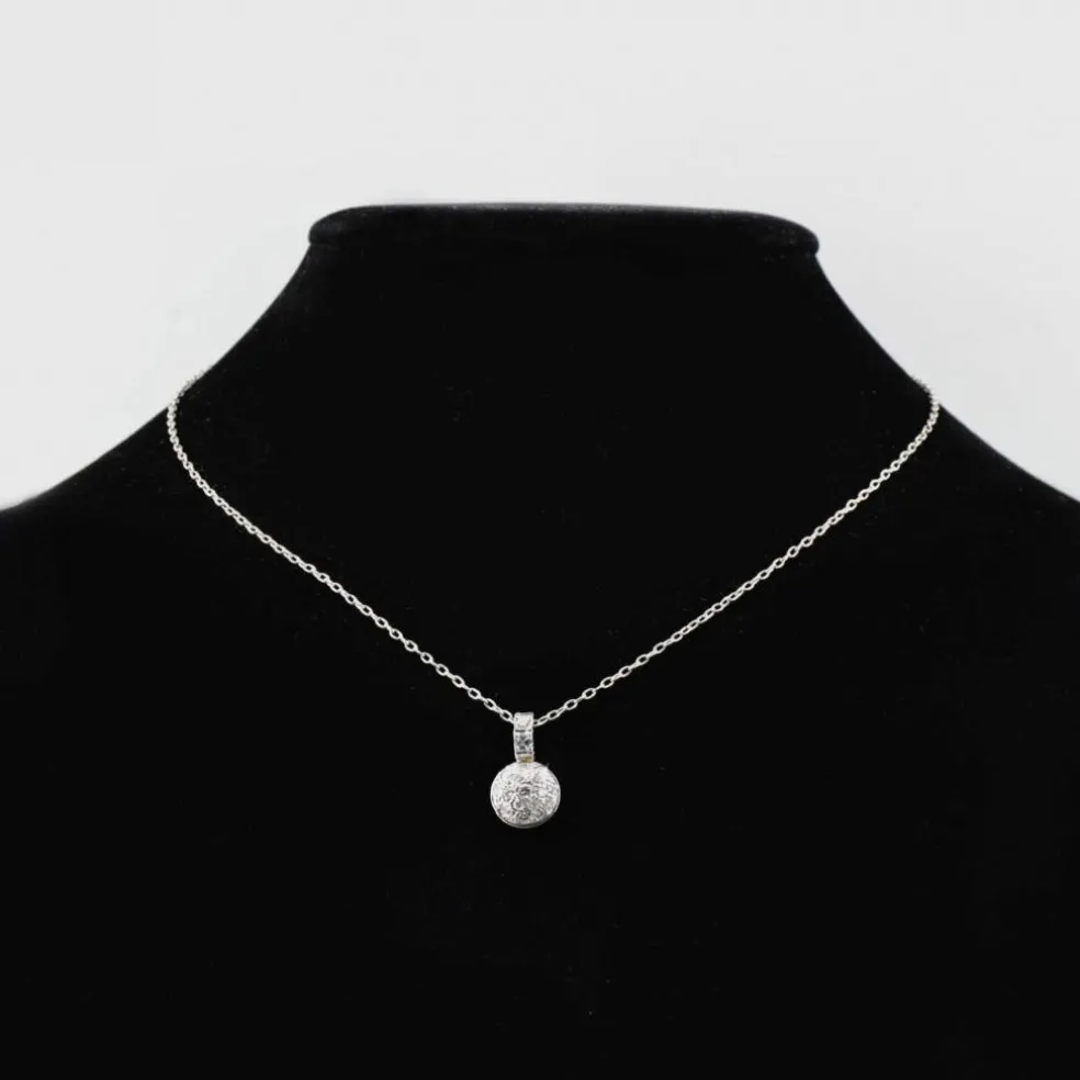 Pendentif or blanc diamants et sa chaine