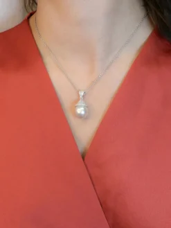 Pendentif or blanc diamants perle baroque