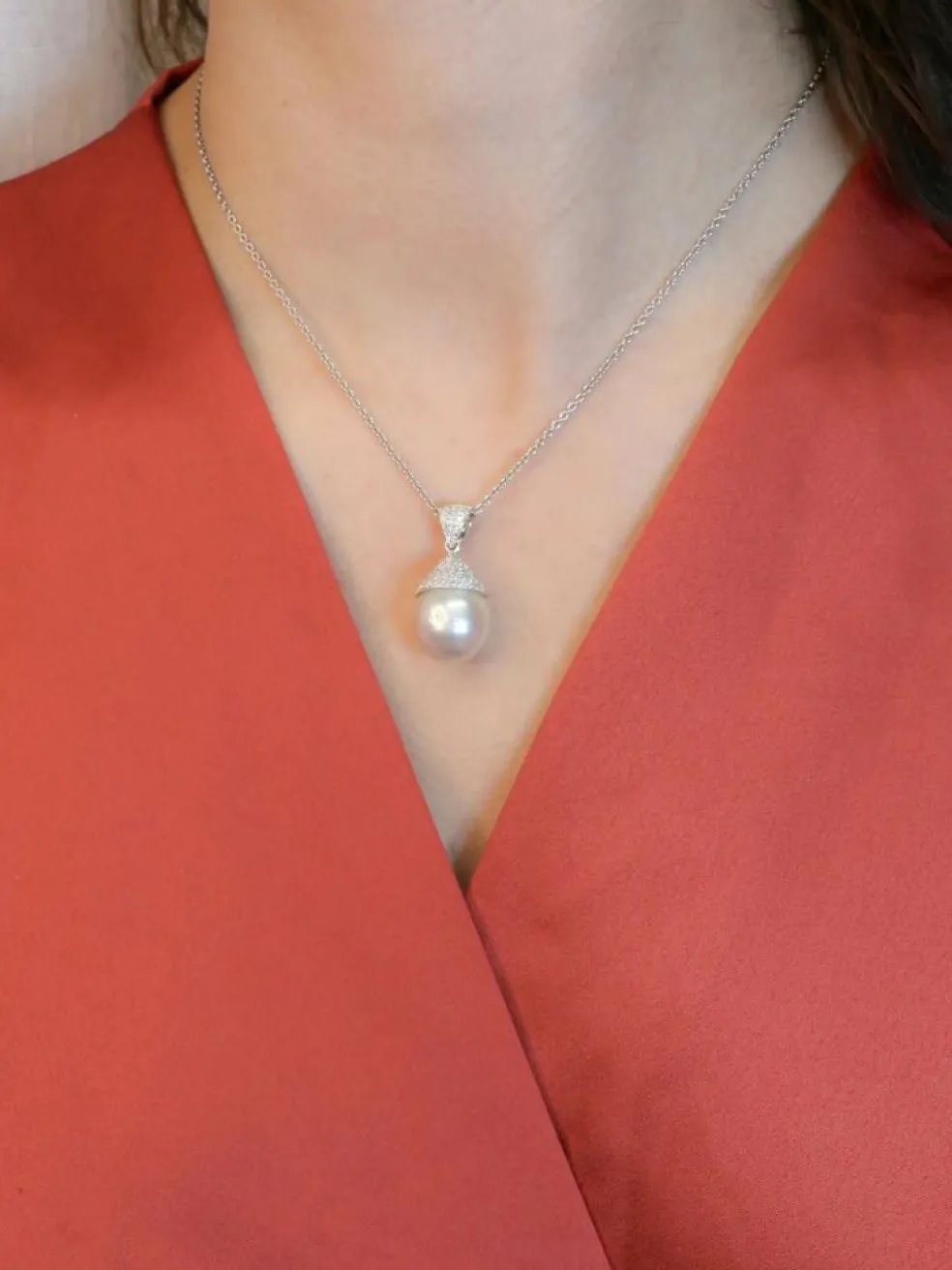 Pendentif or blanc diamants perle baroque