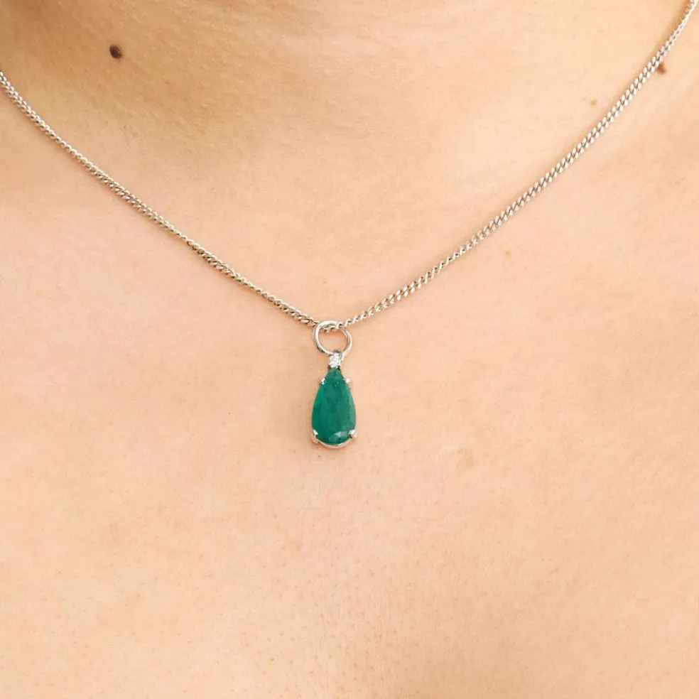Pendentif or blanc et émeraude taille poire