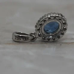 Pendentif or blanc saphir diamant