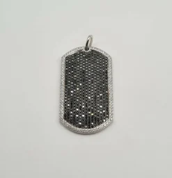 Pendentif or blanc serti de diamants noirs et blancs