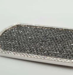 Pendentif or blanc serti de diamants noirs et blancs