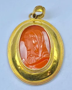 Pendentif Or jaune Camée en cornaline