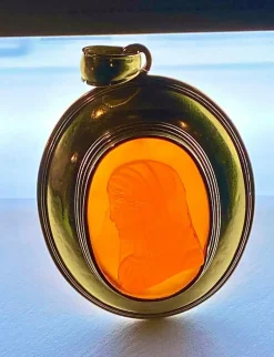 Pendentif Or jaune Camée en cornaline
