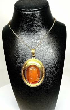 Pendentif Or jaune Camée en cornaline