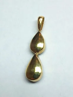 Pendentif or jaune et grenats de Perpignan