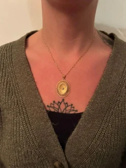 Pendentif or jaune et perle