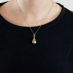 Pendentif or jaune et perle baroque grise