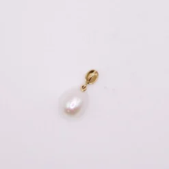 Pendentif or jaune et Perle de culture ovale