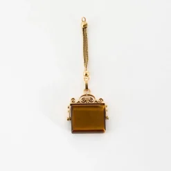 Pendentif or jaune et quartz oeil-de-tigre
