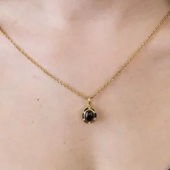 Pendentif or jaune grenat cabochon diamants