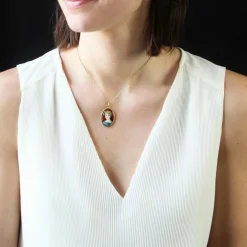 Pendentif or jaune émail de Limoges