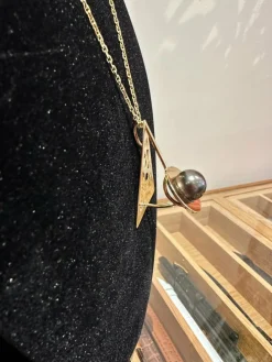 Pendentif or jaune perle de Tahiti