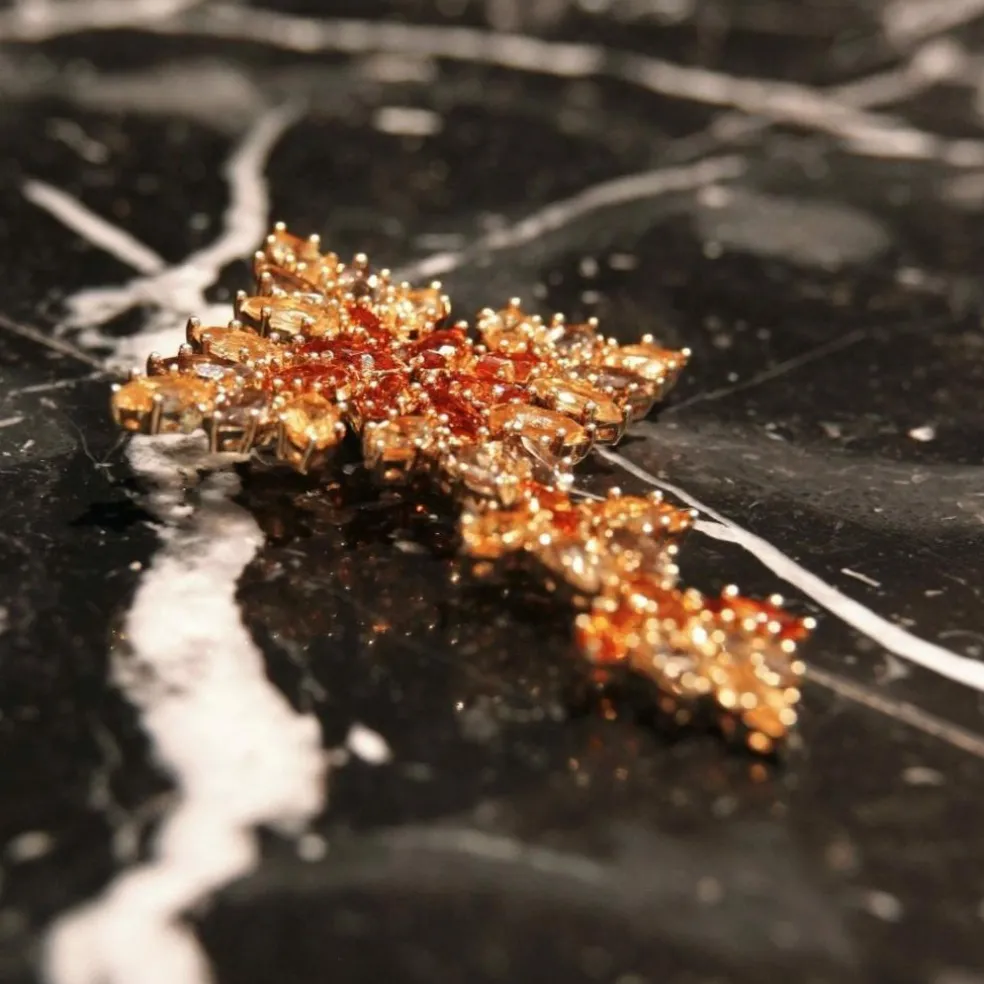 Pendentif or jaune saphirs jaunes