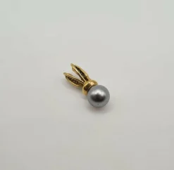 Pendentif or jaune serti d’une perle Tahiti et diamants