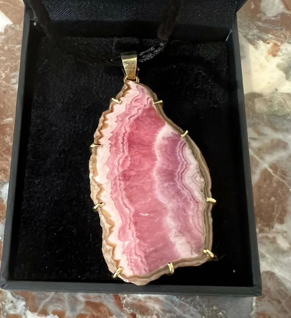 Pendentif or jaune tranche rhodochrosite