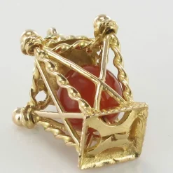 Pendentif or pagode cornaline