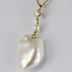 Pendentif Perle baroque, perles et diamant