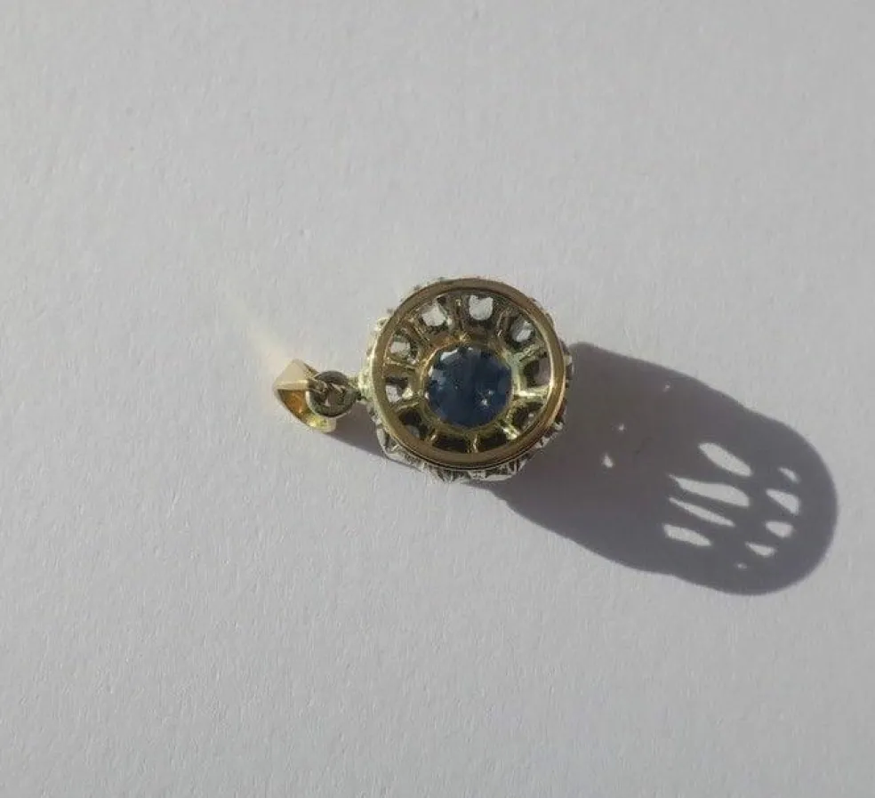 Pendentif pompadour saphir diamants or et platine