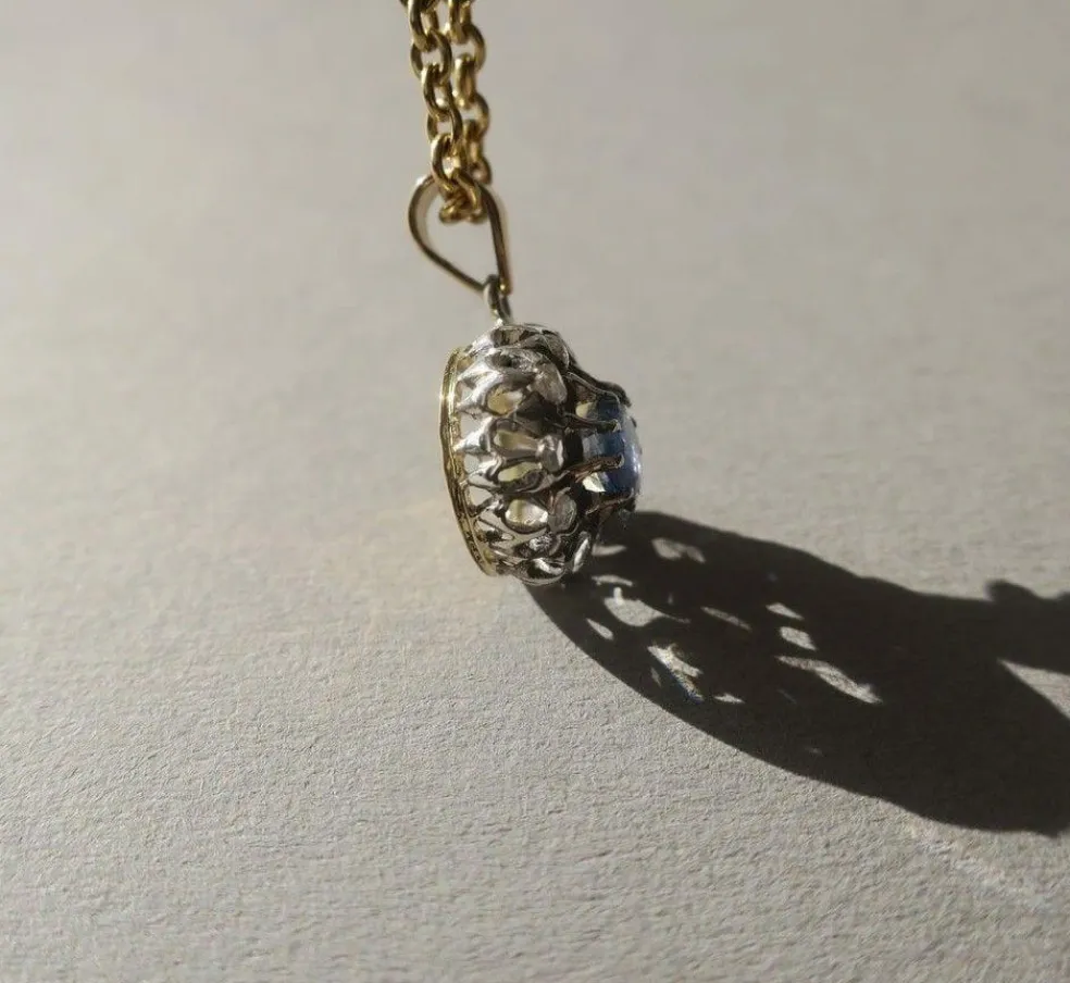 Pendentif pompadour saphir diamants or et platine