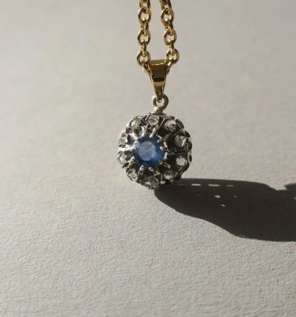 Pendentif pompadour saphir diamants or et platine