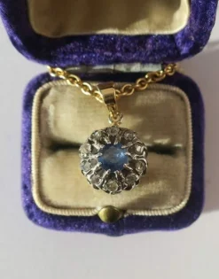 Pendentif pompadour saphir diamants or et platine