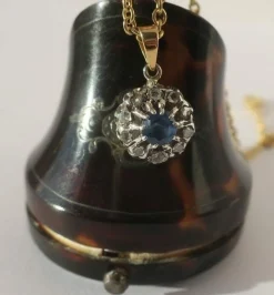 Pendentif pompadour saphir diamants or et platine