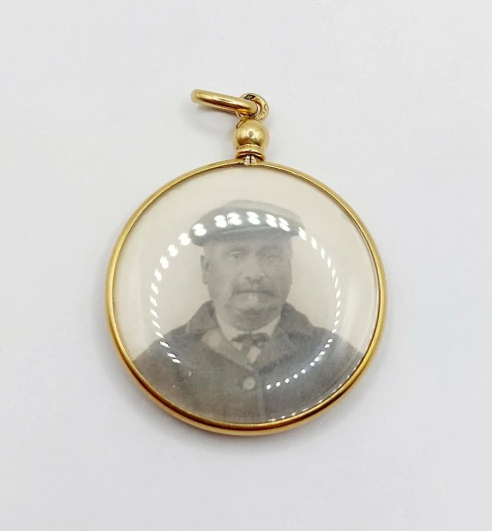 Pendentif porte photo antique or jaune 18k de forme ronde (circa 1900) art nouveau