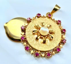 Pendentif porte photo perle et pierres rouges