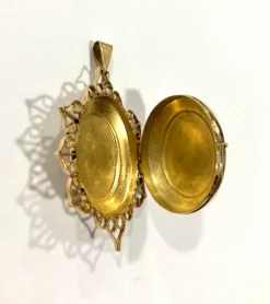 Pendentif porte-souvenir Or Perle Rubis