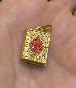 Pendentif religieux en or jaune