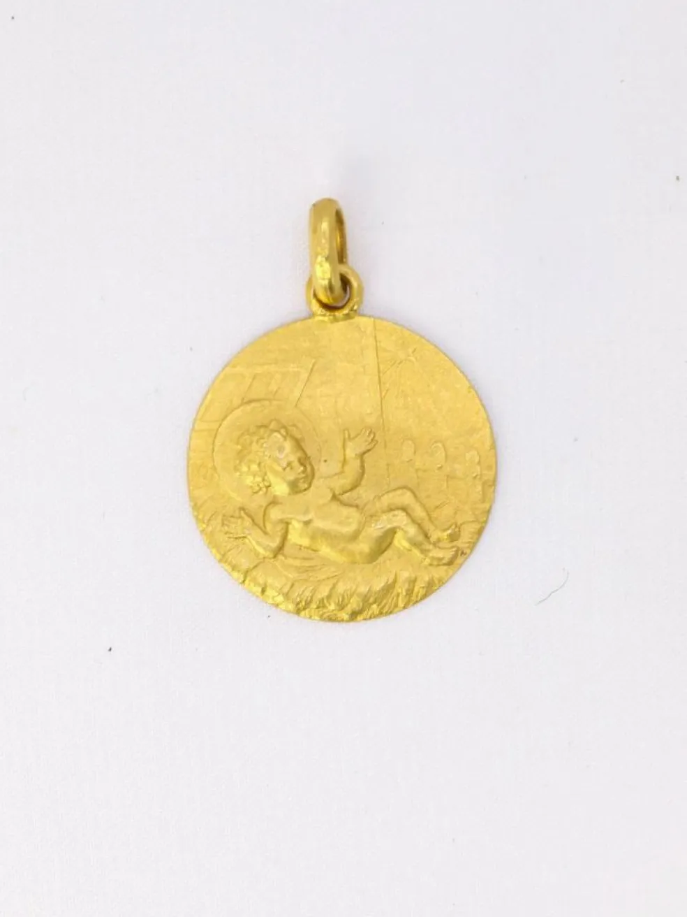 Pendentif religieux vintage Jésus nouveau né or jaune