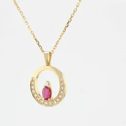 Pendentif rubis diamants or jaune et sa chaine