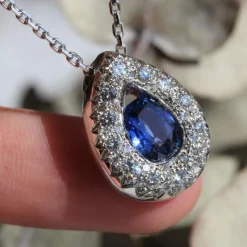 Pendentif saphir diamants goutte et sa chaine