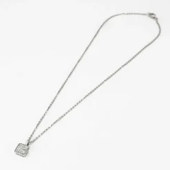 Pendentif sur chaîne 9 Diamants