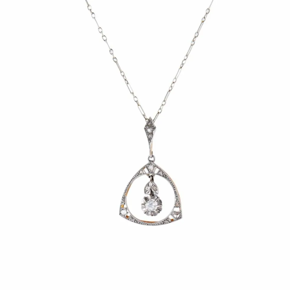 Pendentif sur chaîne Art Nouveau