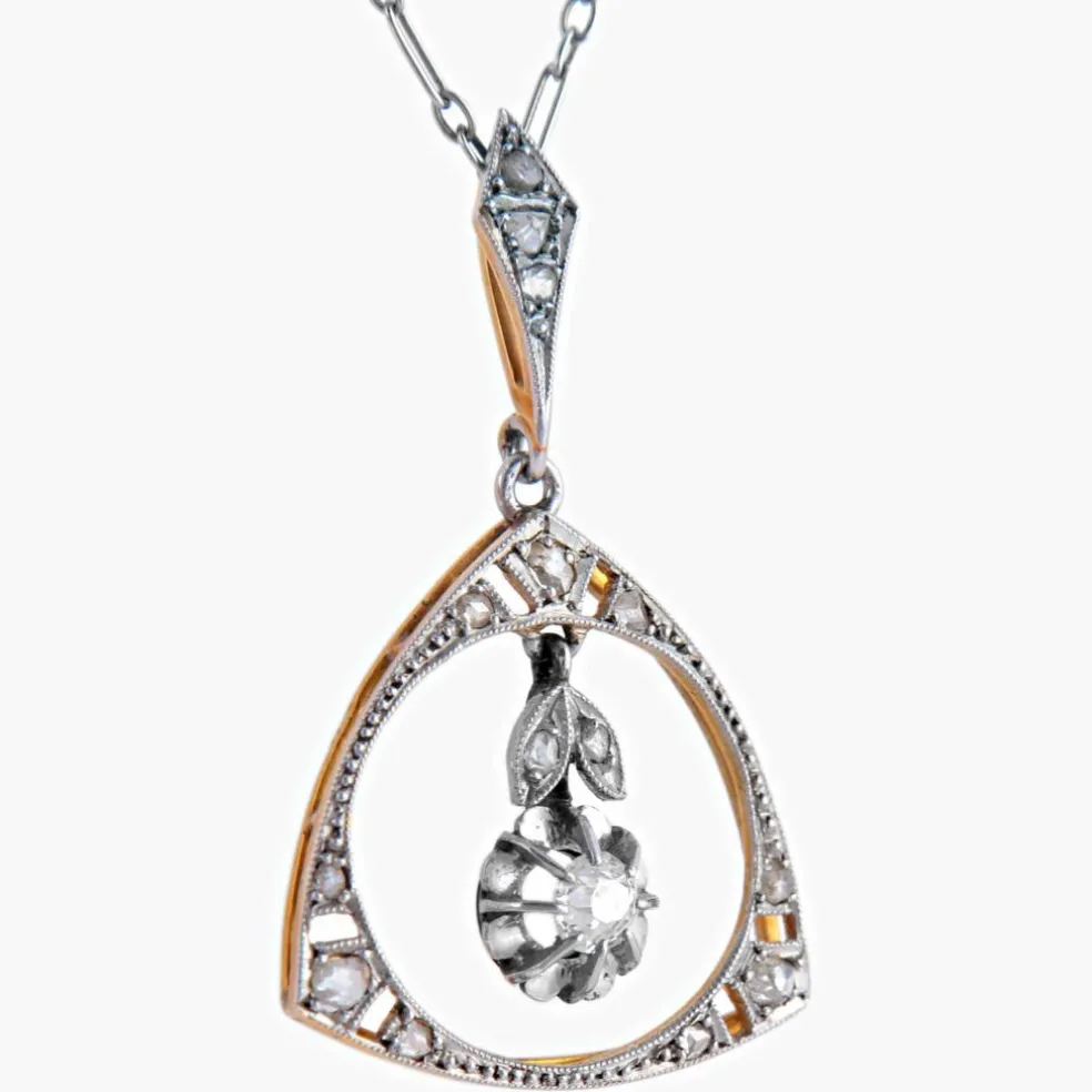 Pendentif sur chaîne Art Nouveau