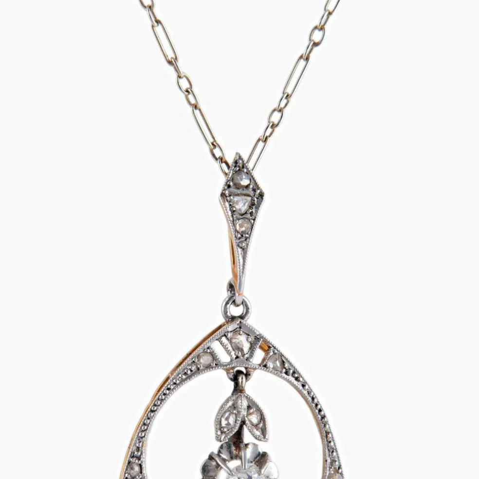 Pendentif sur chaîne Art Nouveau
