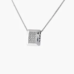 Pendentif sur chaîne Diamants