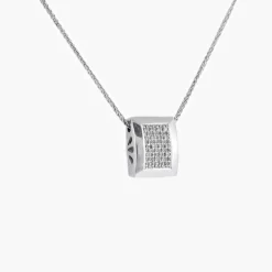 Pendentif sur chaîne Diamants