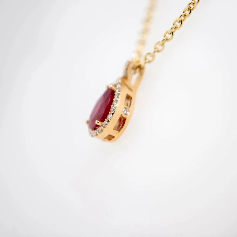 Pendentif sur chaîne Or Jaune Rubis Diamants