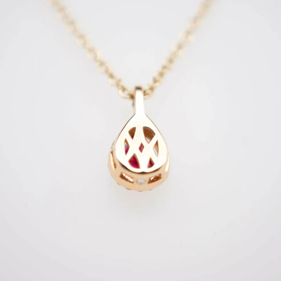 Pendentif sur chaîne Or Jaune Rubis Diamants