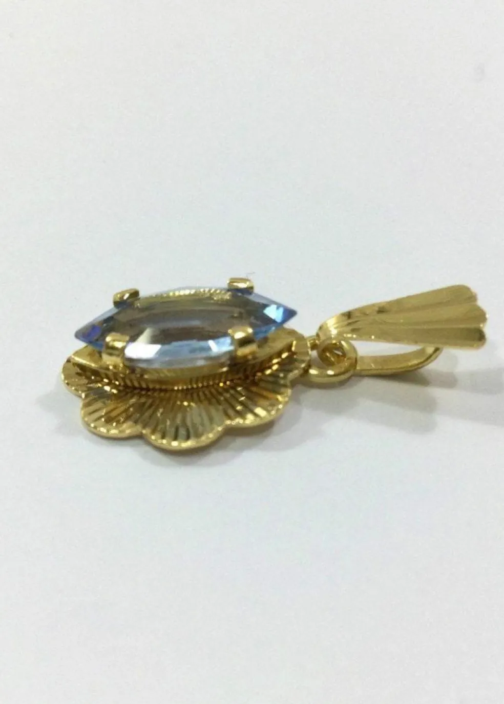 Pendentif Topaze Bleue