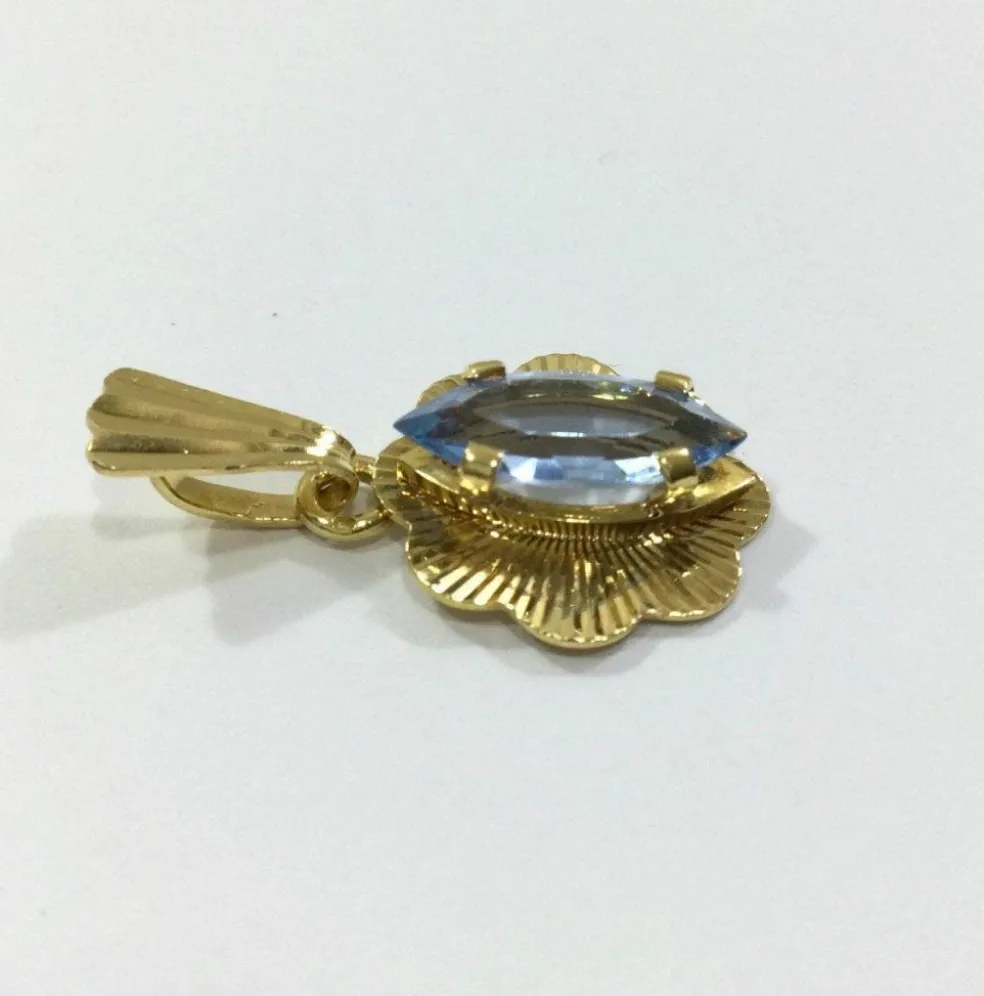 Pendentif Topaze Bleue
