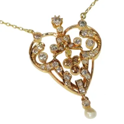 Pendentif victorien avec diamants fantaisie rares