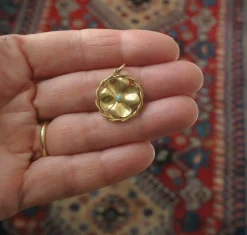 Pendentif vintage chance trèfle